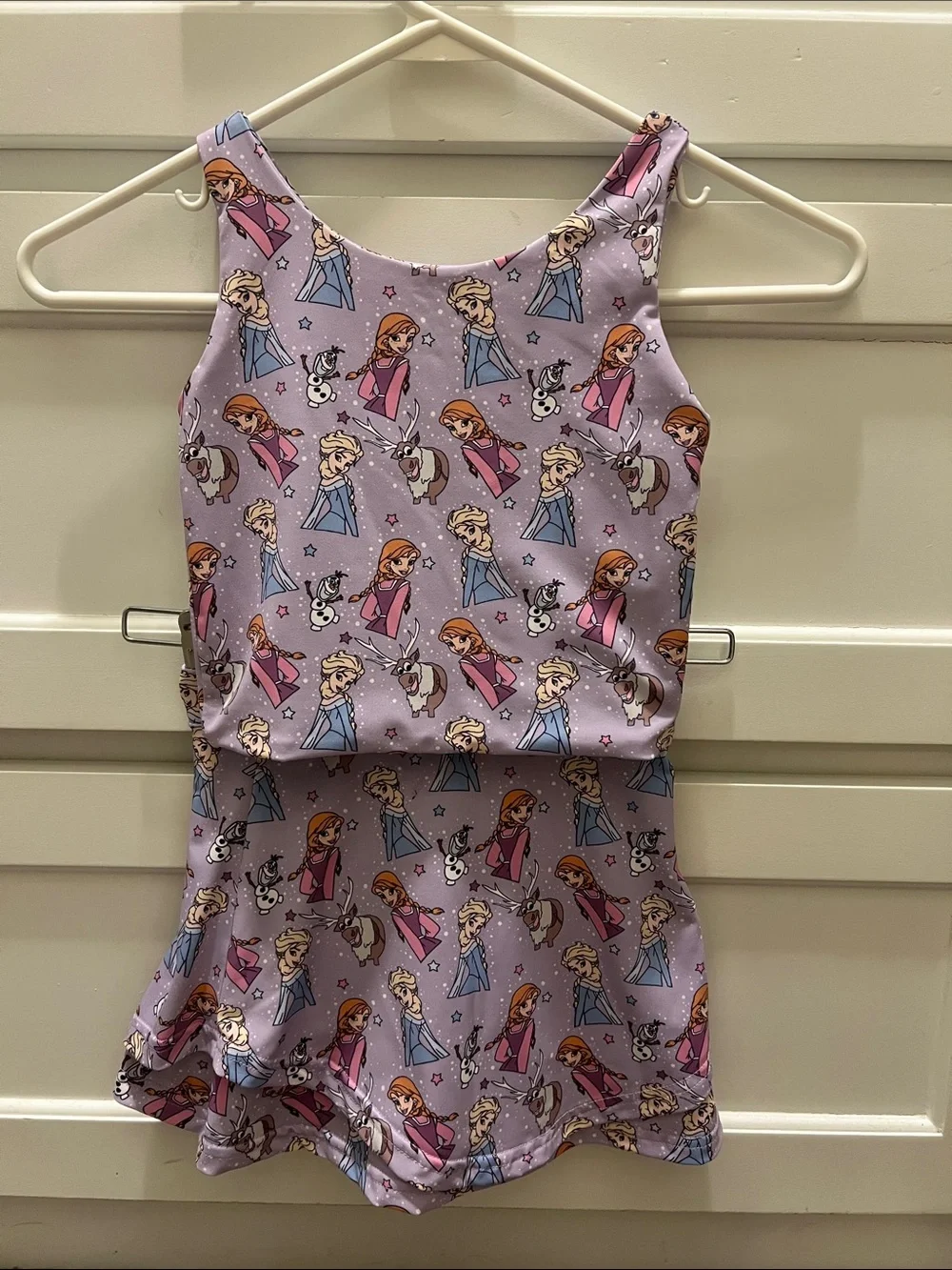 Girls Purple Elsa & Anna Print Athletic set. Size small. Fits 5/6.